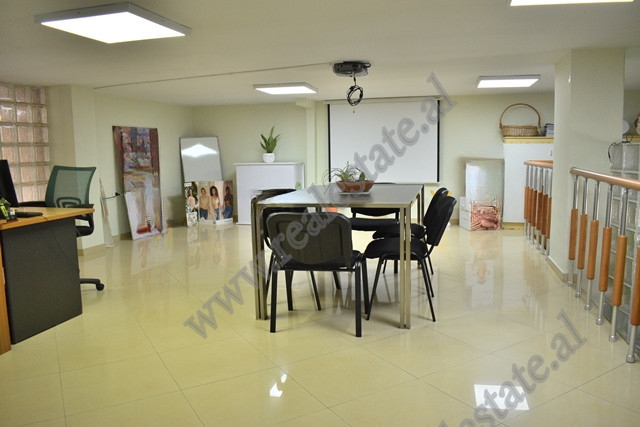 Ambient biznesi me qira ne zonen e Myslym Shyrit ne Tirane